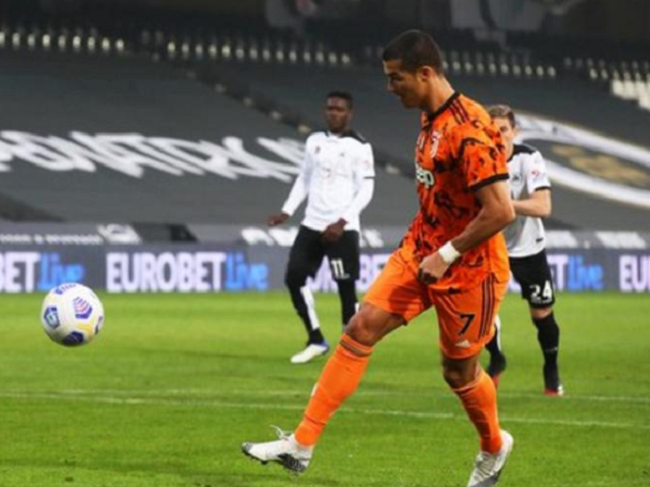 कोरोनालाई जितेपछि खेल मैदानमा उत्रिए रोनाल्डो